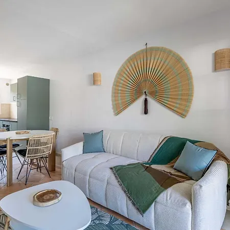 Cosy Flat - St Tropez Centre - Parkingpool - 2br6p سان تروبيه